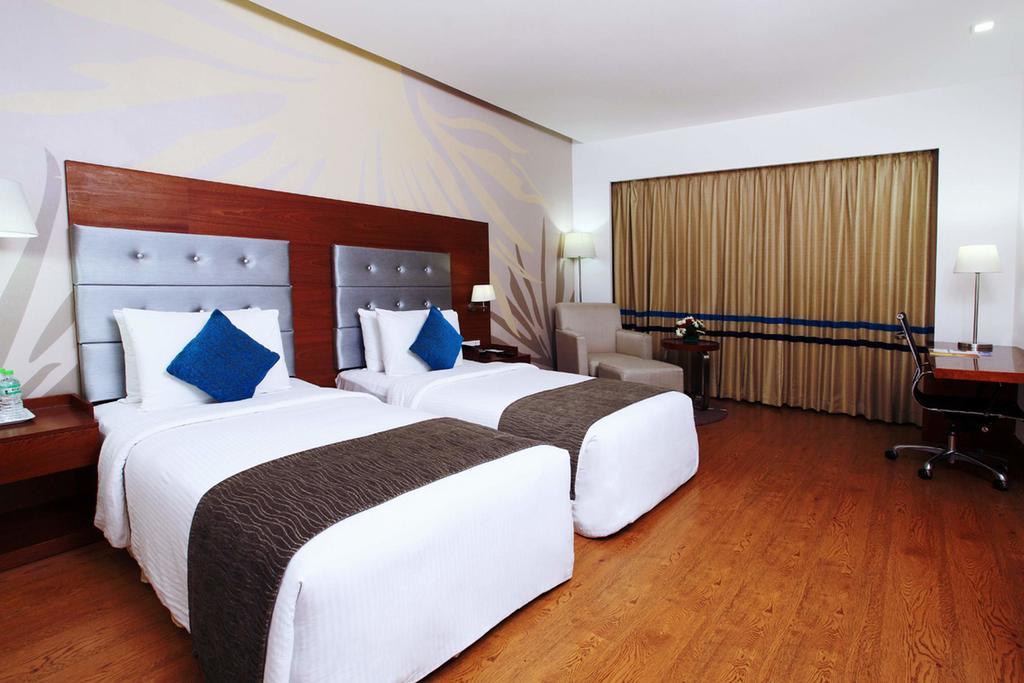 Hotel Abu Palace Madras Buitenkant foto